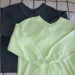 🤍2 aerie v neck sweatshirts